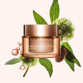 Extra-Firming Day SPF 15 rechargeable moisturizer, with collagen polypeptide and niacinamide