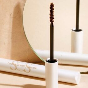 Mascara-sérum SOS Lashes à l’huile de ricin – Mascara fortifiant pour les cils