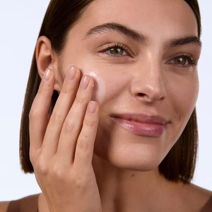 Émulsion visage Hydra-Essentiel au double acide hyaluronique - Lotion hydratante et légère