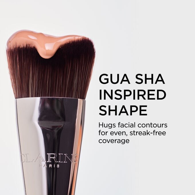 Pinceau à fond de teint inspiré du Gua Sha